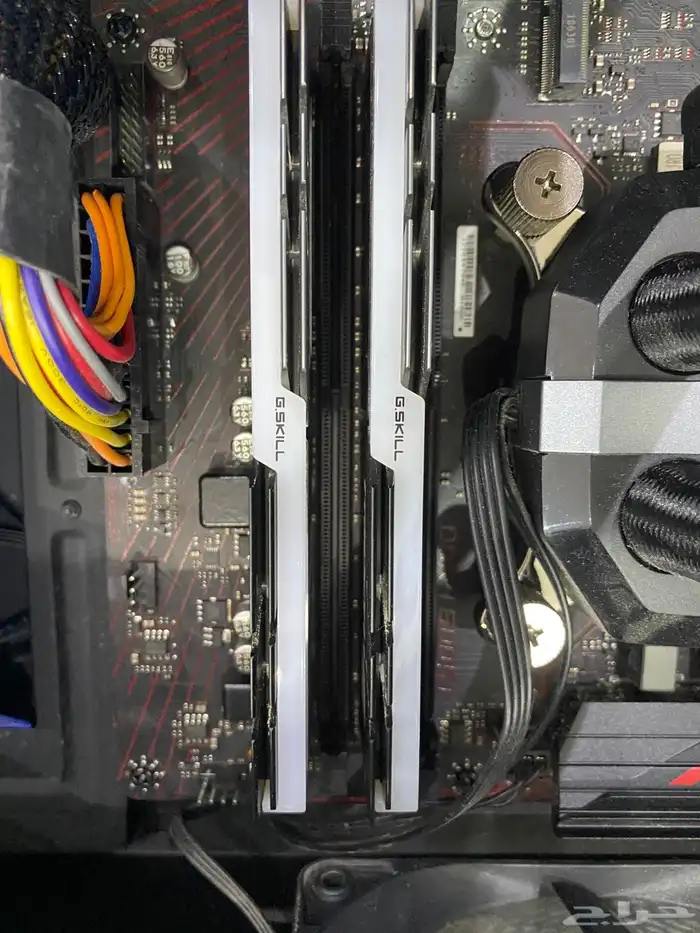 للبيع بي سي قيمنق 9