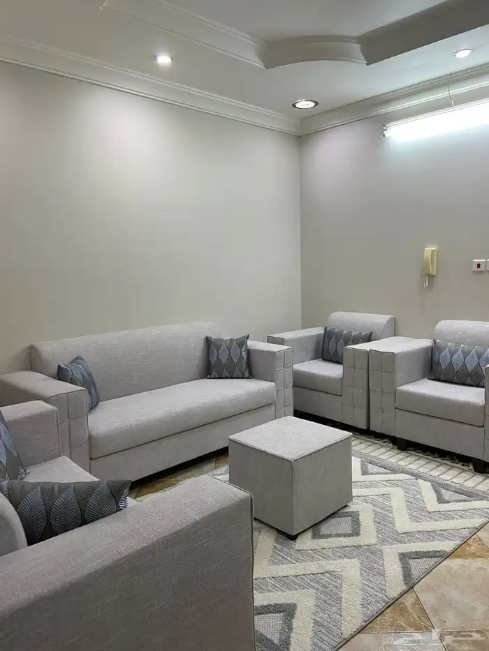 كنب نظيف ومافي عيوب 0