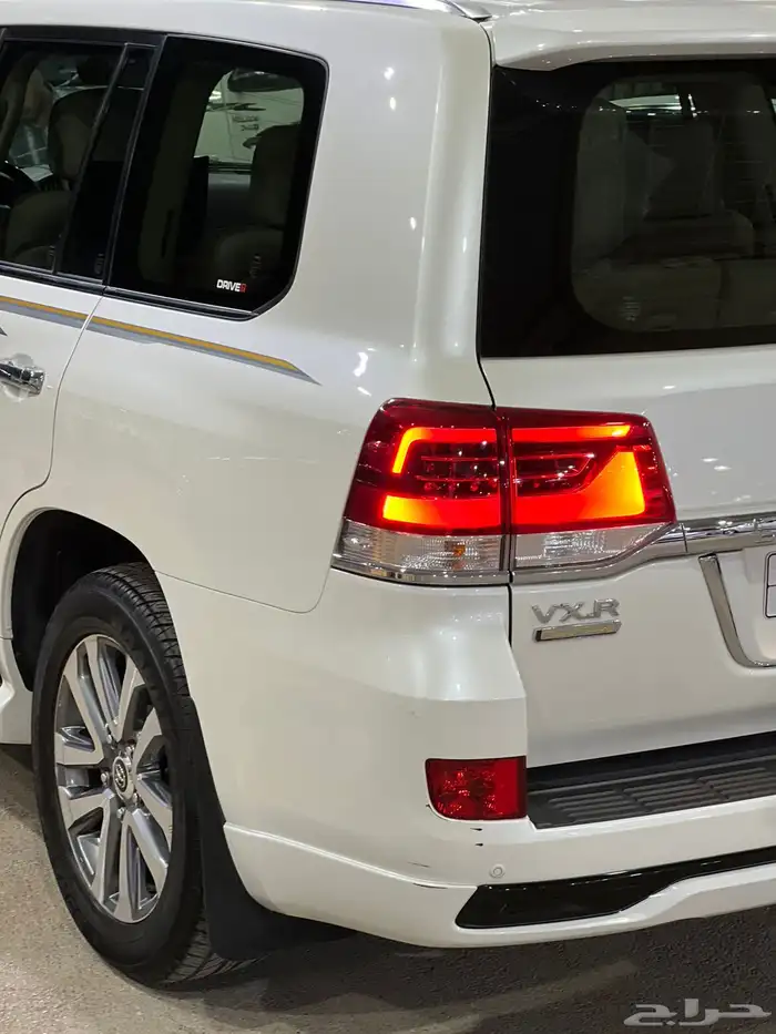 لاندكروزر VXR فطيمي 5.7 محركات وبدي وكاله 3