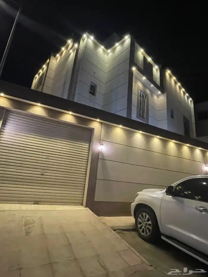 للبيع فلة راقية دورين مع شقة مستقل - حي الرمال 3