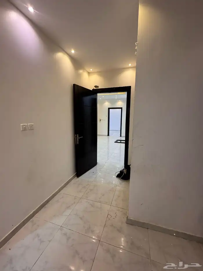 دور مؤسس ثلاث شقق حي الحزم بسعر 750 الف فقط 2