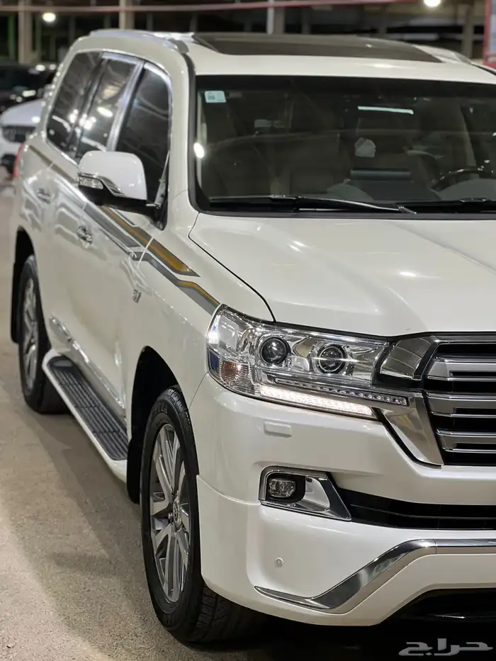 لاندكروزر VXR فطيمي 5.7 محركات وبدي وكاله 9