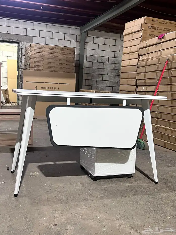 كرسي جلد دوار و ثابت فخم موجود كل ألوان 9