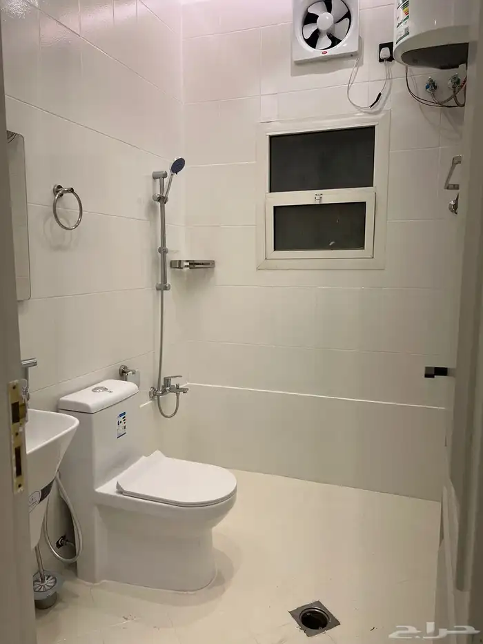 للإيجار دور علوي من فلة الرياض حي الياسمين 60.000 7