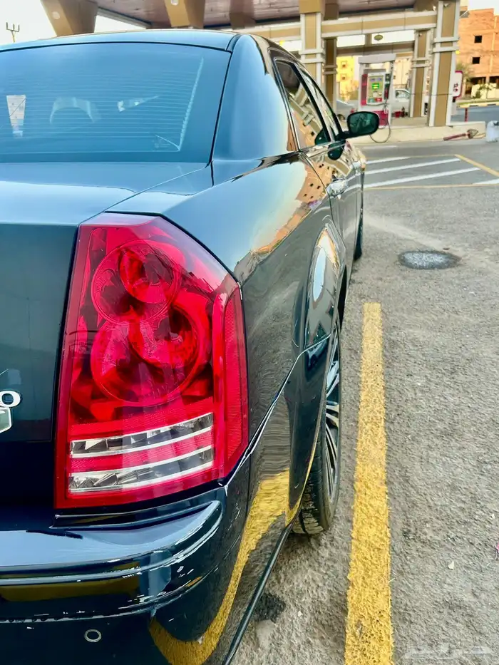 كرايزلر 2010 فل كامل 8 سلندر نظيفه 11