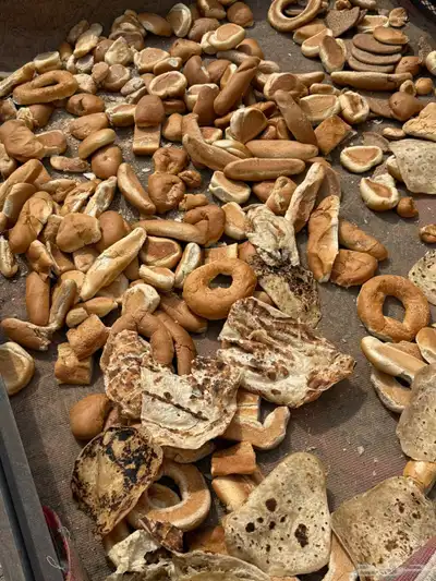 خبز ناشف للحلال الكيس مليان 0