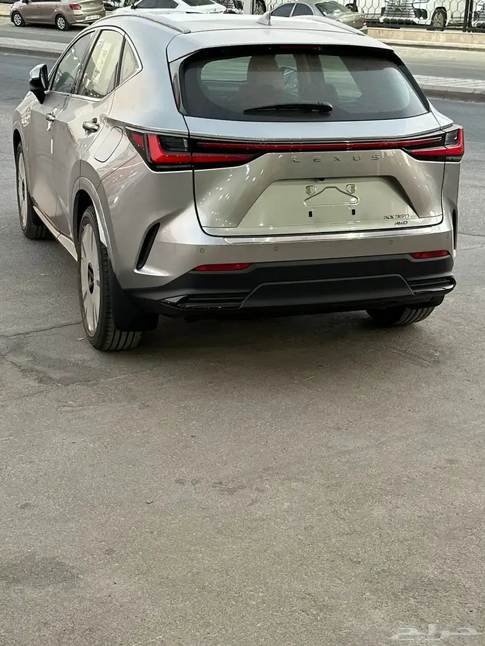 لكزس NX350 aa 2025 بسعر 186.000 12