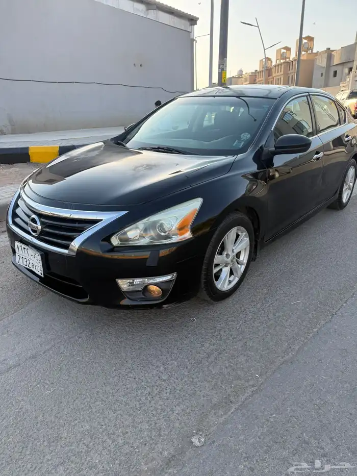 نيسان ألتيما 2014 - SV2.5 أسود 6