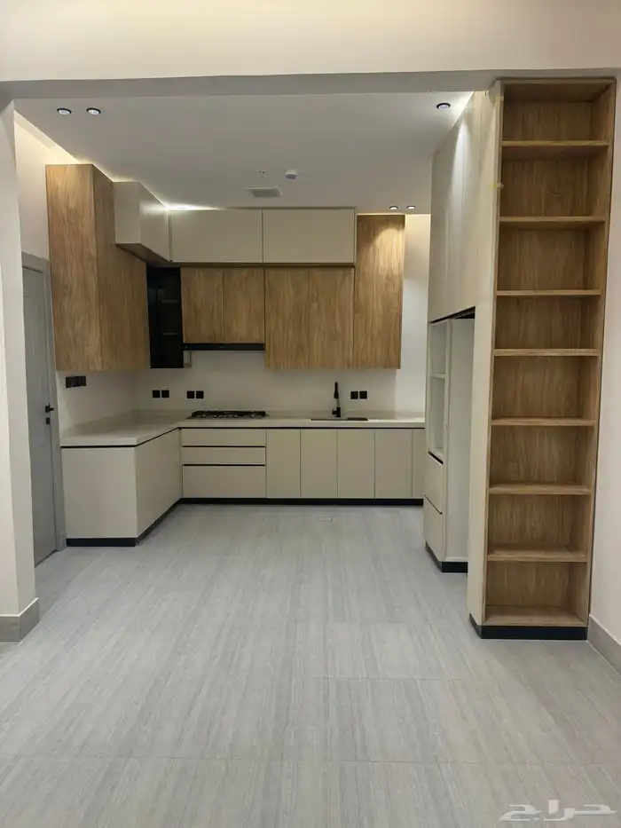 للايجار شقة بالرمال 1