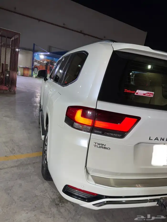 لاندكروزر 2023 2