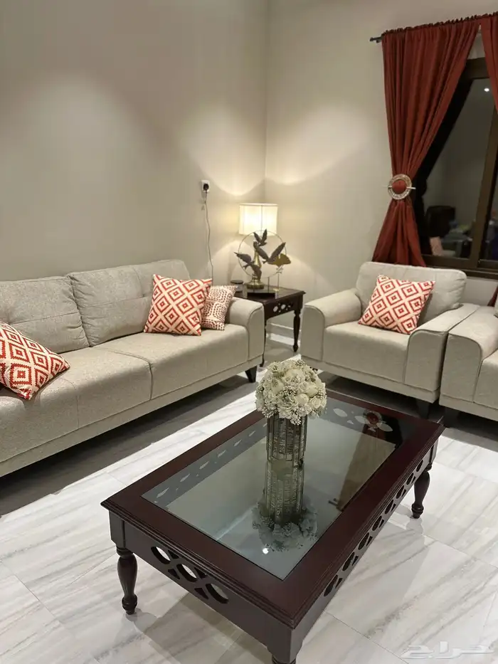 طاولات مجلس ضيافة شبه جديدة 0