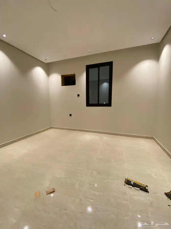 ادوار متكرره فاخرة للبيع بحي المطار 16