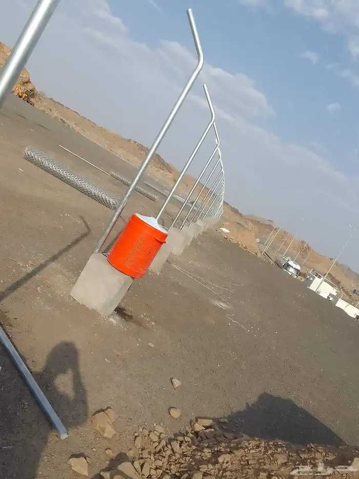 نبدا العمل بعقد موسسه معتمده شبوك سياج الامني 6