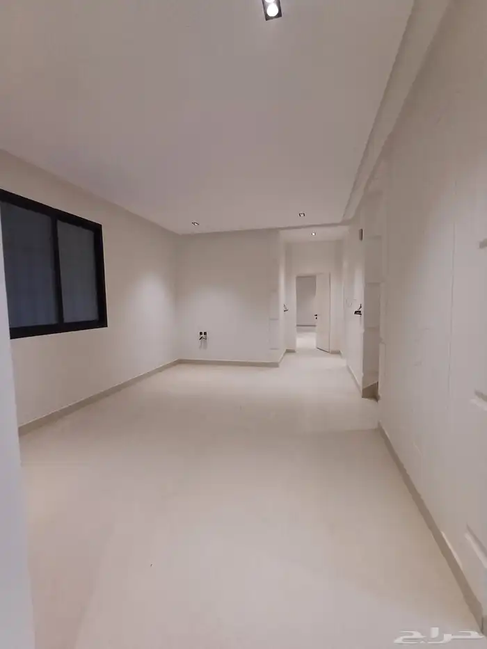 للبيع فيلا درج داخلي حي الخليج 7