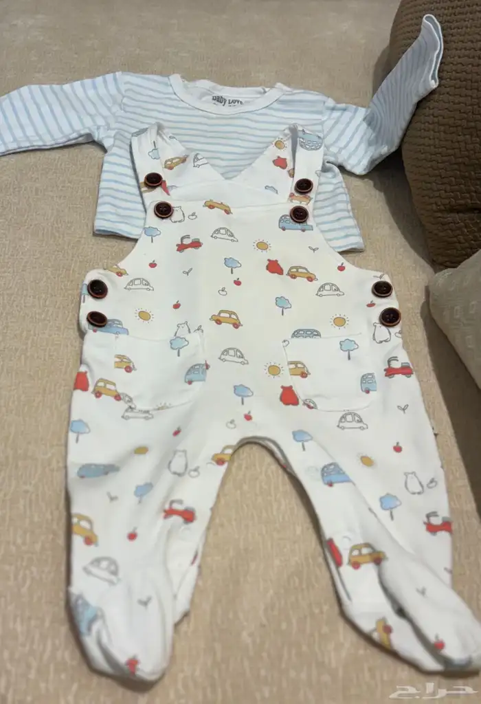 ملابس أطفال أولاد 0-6 شهور بعضها جديد وبعضها مستعمل نظيف. 1