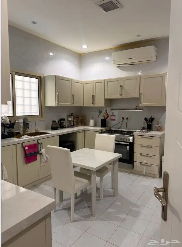 للبيع فيلا حي القيروان 3