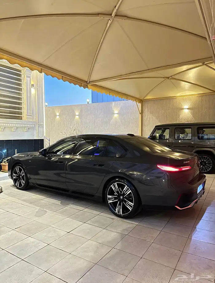 بي ام دبليو 740i 2025 شبه جديدة 6