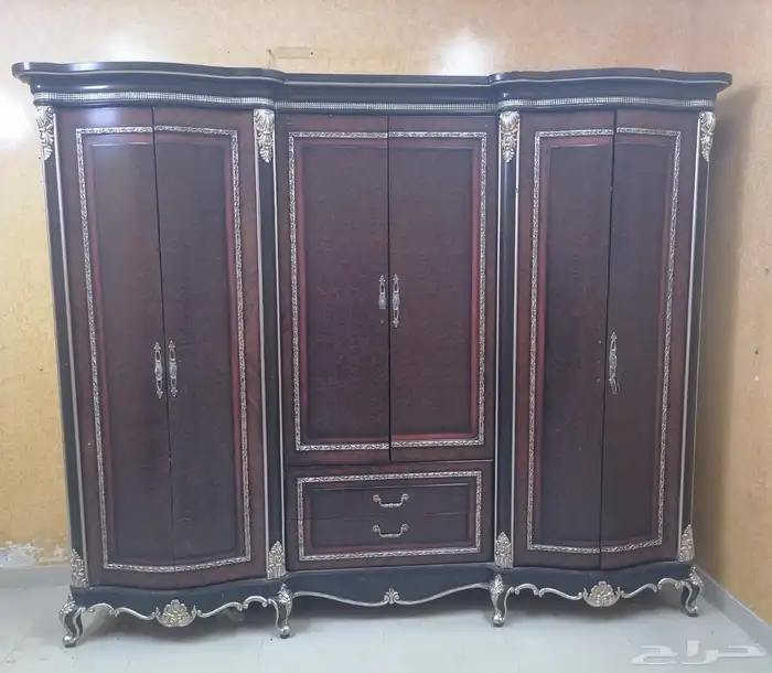 دولاب بي 200 مترين ونص 0