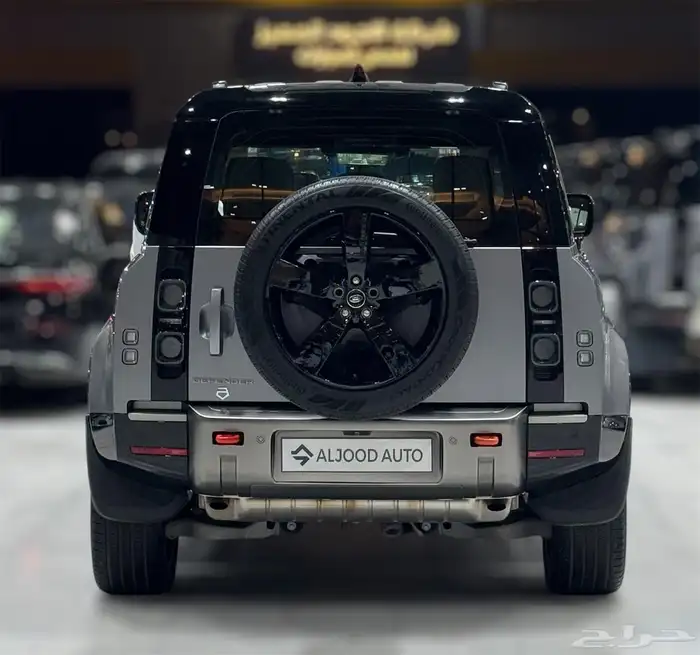 لاندروفر ديفندر X موديل 2024 فل كامل مستعمل . 3