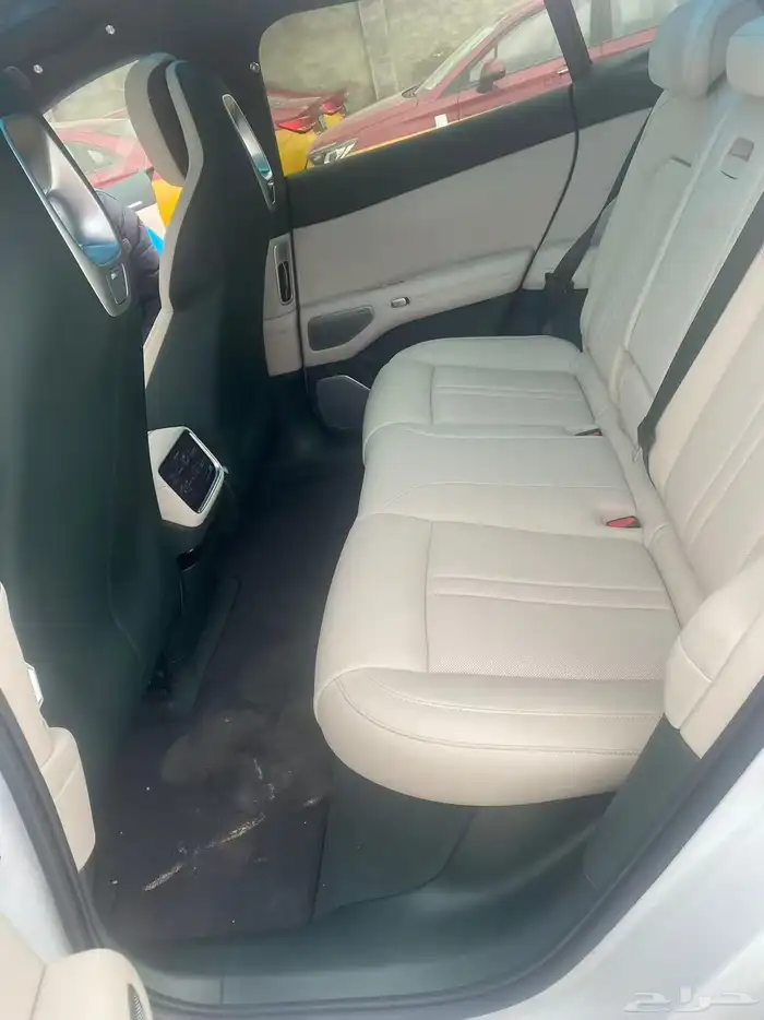 شاومي YU7 2025 4