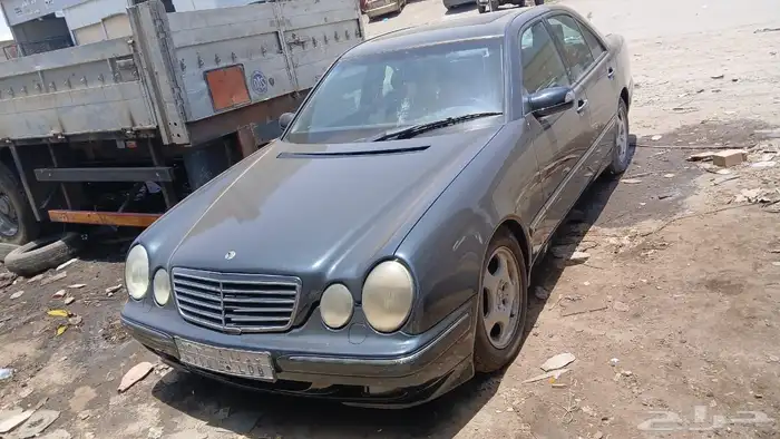 للبيع مرسيدس عيون 4