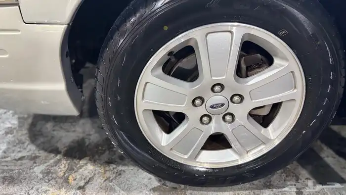 بسم الله توكلنا على الله للبيع فورد فكتوريا 2011 23