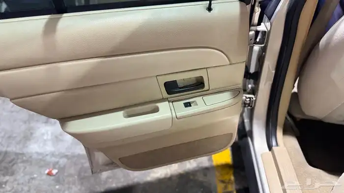 بسم الله توكلنا على الله للبيع فورد فكتوريا 2011 10