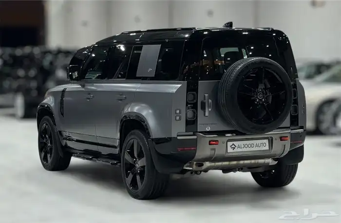 لاندروفر ديفندر X موديل 2024 فل كامل مستعمل . 5