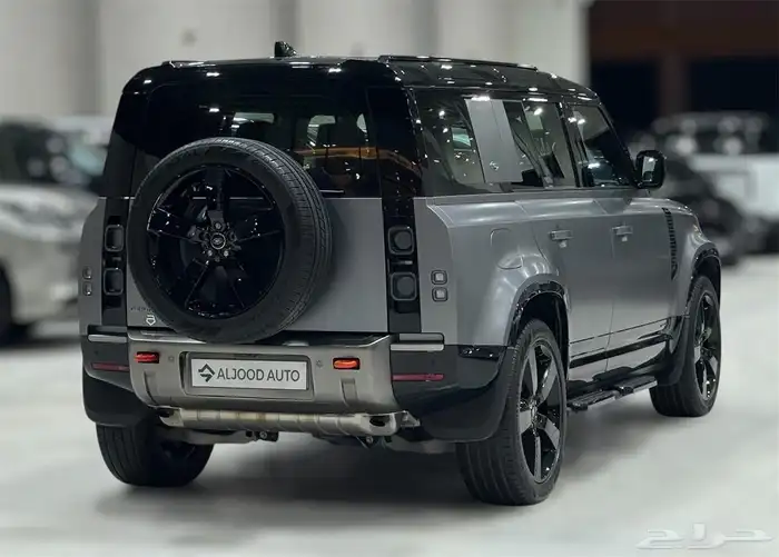 لاندروفر ديفندر X موديل 2024 فل كامل مستعمل . 4