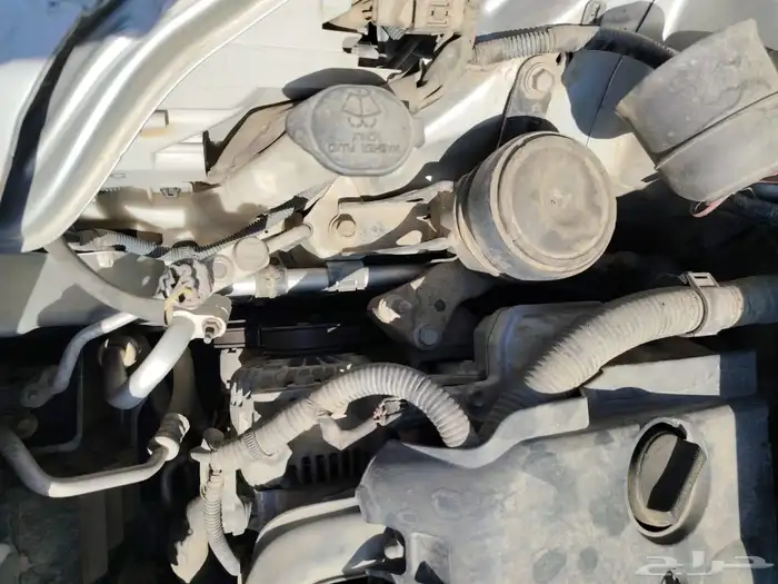 يارس 2013 قير عادي السيارة مشروطه 17