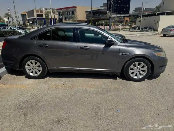 Ford Taurus 2012 3