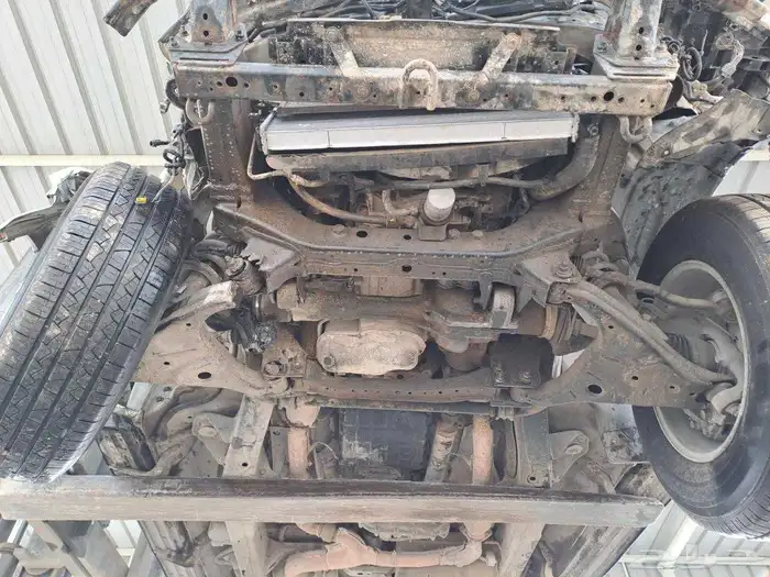 نيسان باترول 2012 مصدوم وجهيه وجنب يسار عدد الملاك 3 ممشى 11 3