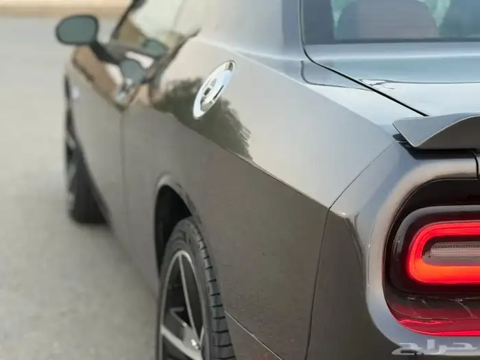 للبيع دودج تشالنجر v8 نظييفة 19