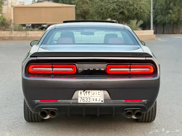 للبيع دودج تشالنجر v8 نظييفة 8