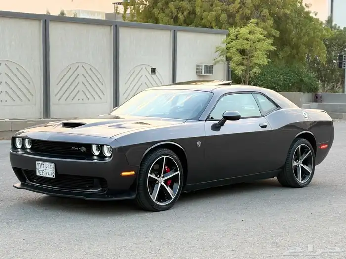 للبيع دودج تشالنجر v8 نظييفة 1