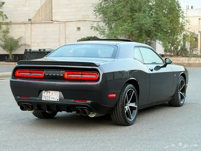 للبيع دودج تشالنجر v8 نظييفة 10