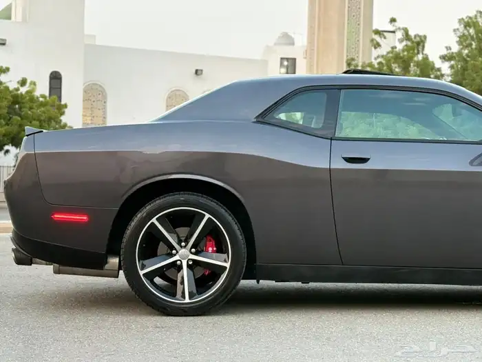 للبيع دودج تشالنجر v8 نظييفة 11