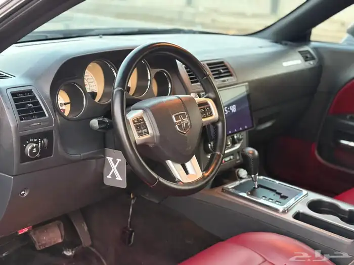 للبيع دودج تشالنجر v8 نظييفة 24