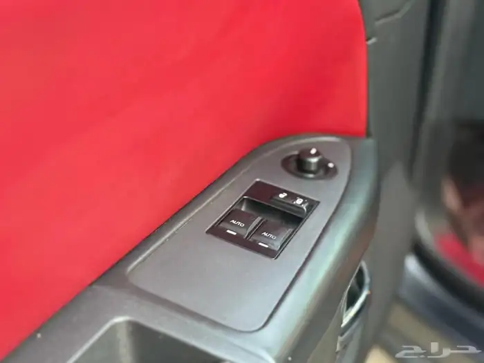 للبيع دودج تشالنجر v8 نظييفة 33