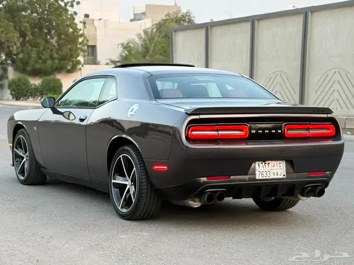 للبيع دودج تشالنجر v8 نظييفة 7