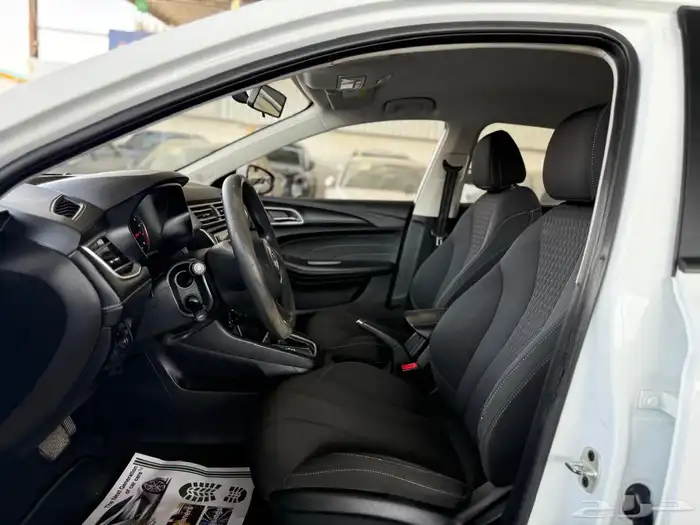 ام جي 5 MG 2023 السعر 27000 الف 10