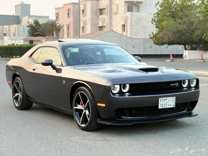 للبيع دودج تشالنجر v8 نظييفة 14