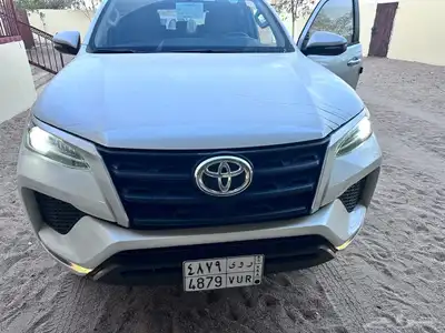 السلام عليكم ورحمة الله وبركاته يوجد لدي تويوتا فورشنر 2025 index