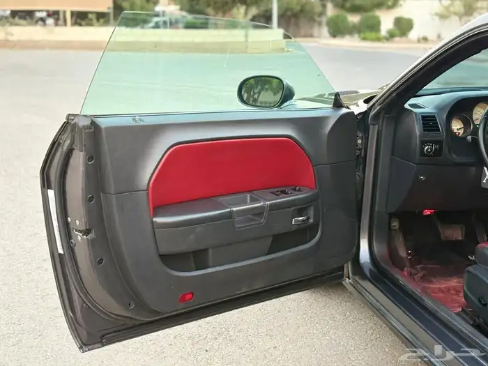 للبيع دودج تشالنجر v8 نظييفة 34