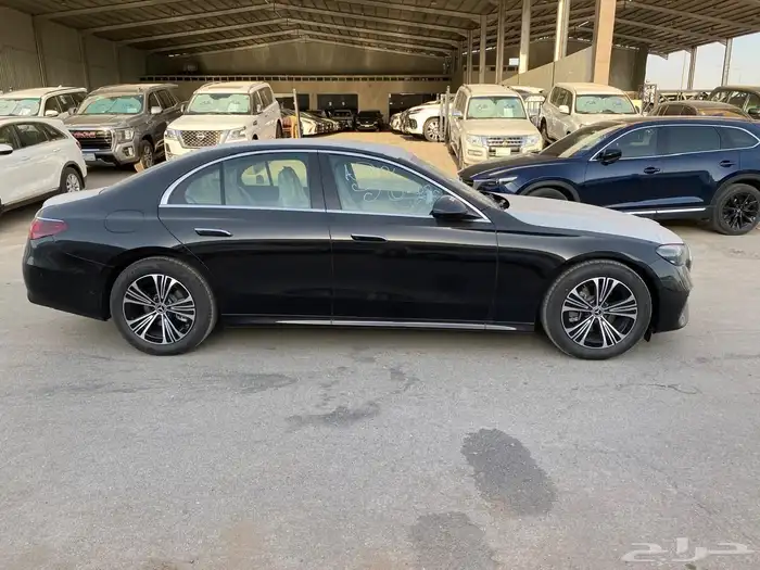 مورسيدس E200 2025 اصفار جديد 2