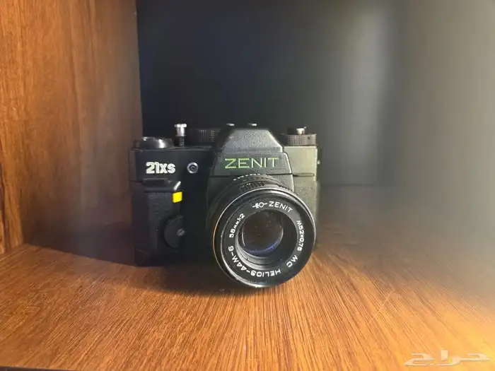 كاميرا زينيت فيلم و كاميرا فورية 9