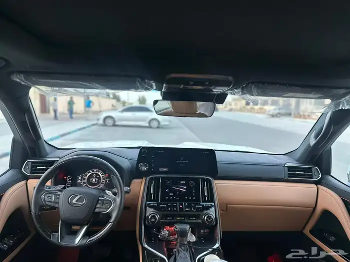 لكزس LX600 خليجي موديل 2024 موجودة بدبي 4