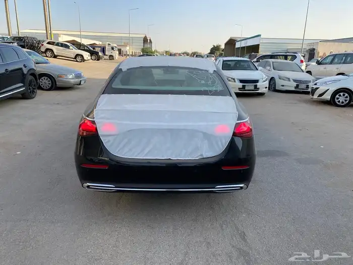 مورسيدس E200 2025 اصفار جديد 4