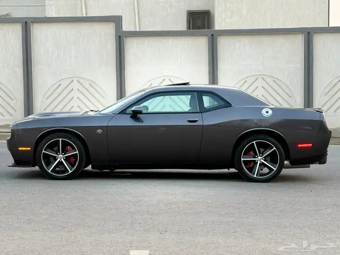 للبيع دودج تشالنجر v8 نظييفة 5