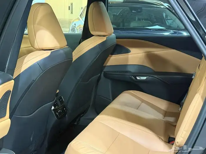 لكزس 350 ار اكس هايبرد 8